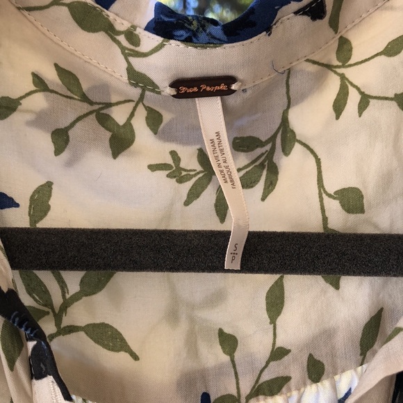 Mid-length, Free People dress with sinch waist - Picture 2 of 5